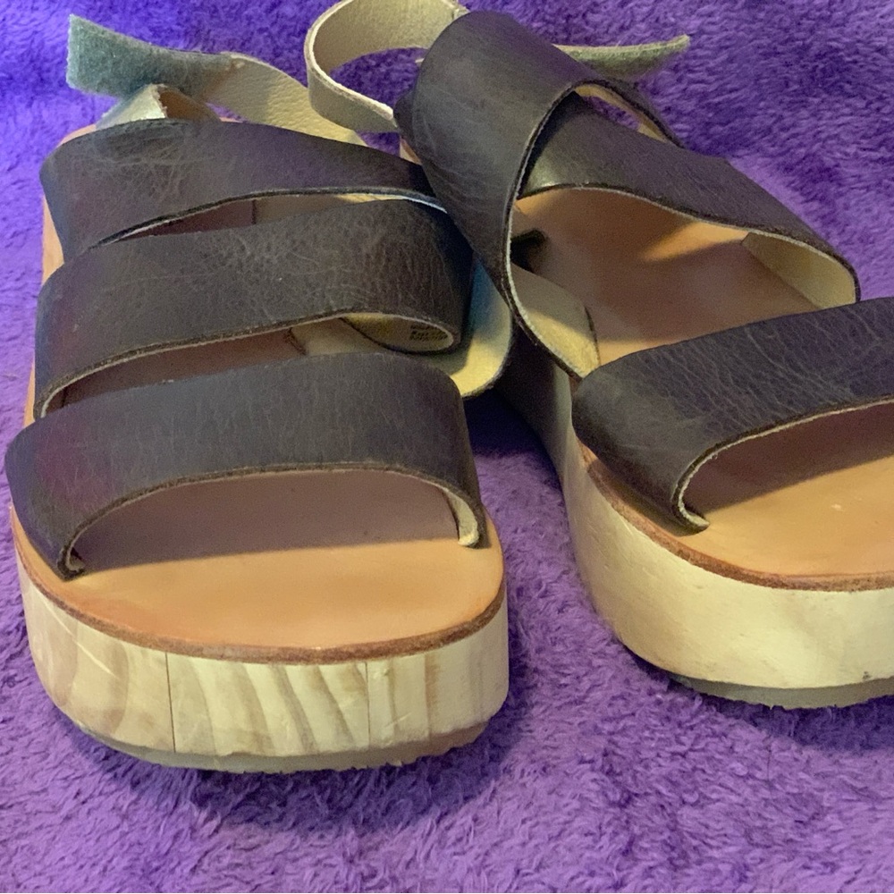 Kookaburra sandals